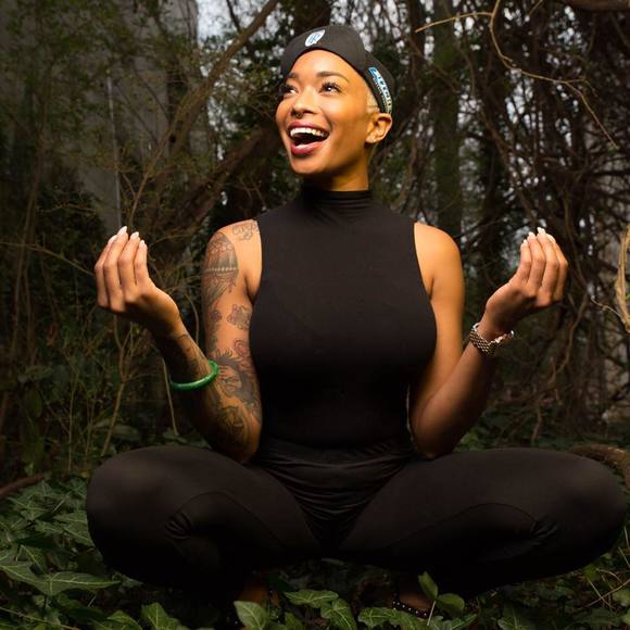 Meet your Posher, Brande - Picture 1 of 2